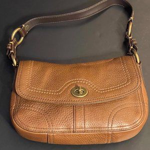 Vintage Coach Brown Leather Handbag w/Twist Clasp in Excellent Condition